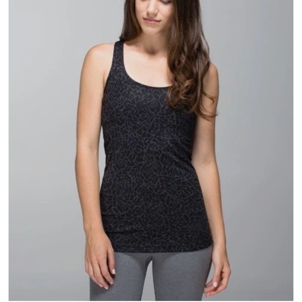 Lululemon Cool  Racerback Tank Top Size 6 M Black Floral Petal Camo